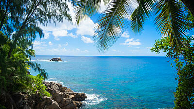 A photograph of Holiday Lounge in Hinckley